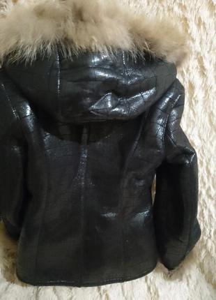 Нова лакова куртка на меху дубльонка демісезонна дублянка коротка3 фото
