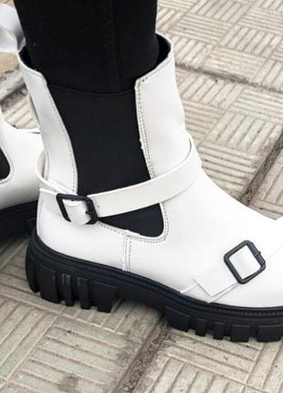 Белые ботинки челси на платформе. 6