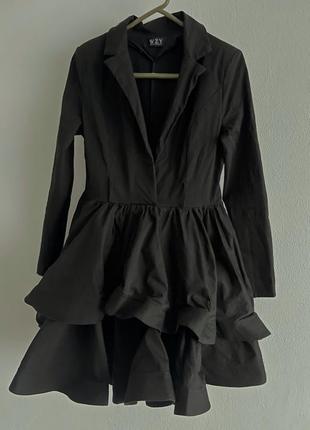 Чорна елегантна сукня міні