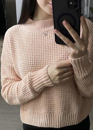 Персиковий велюровий светр