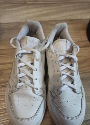 Adidas кросівки