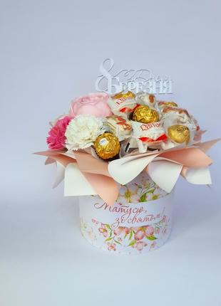 Подарунки з цукерок та мильних квітів1 фото