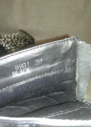 Черевички козаки чорного кольору декоровані сріблястими металевими закльопками,екошкіра, бренд sweet shoes9 фото