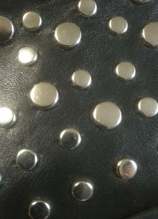 Черевички козаки чорного кольору декоровані сріблястими металевими закльопками,екошкіра, бренд sweet shoes10 фото