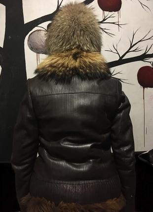 Зимова шкіряна куртка з натуральним хутром на ґудзиках2 фото