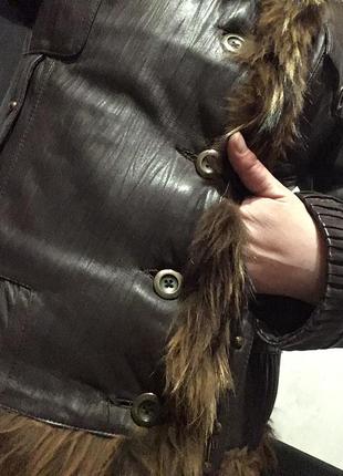 Зимова шкіряна куртка з натуральним хутром на ґудзиках9 фото