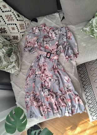 Красива міді сукня в квітковий принт1 фото