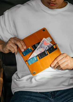 Мужской кошелек из кожи на кнопках рыжий 6 отделений для карт | 2 отделений для купюр + монетница7 фото