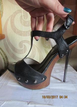 Босоніжки шкіра