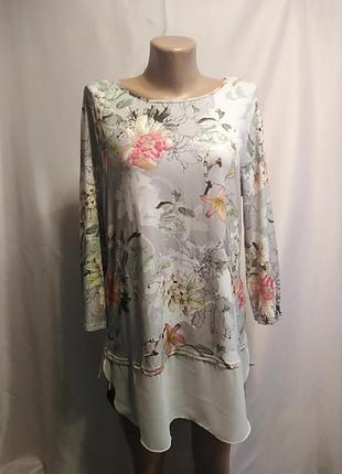 Блуза в квітковий принт