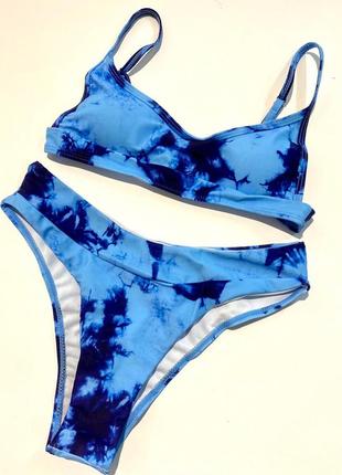 Купальник с топом и завышенными трусиками