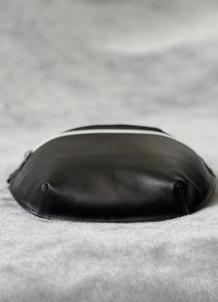 Кожаная черная женская бананка