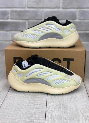 Чоловічі кросівки adidas yeezy boost 700 v3