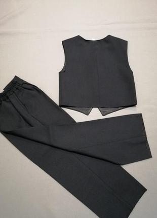 Чорний костюм жилет+брюки для хлопчика 98, 104  см зріст2 фото