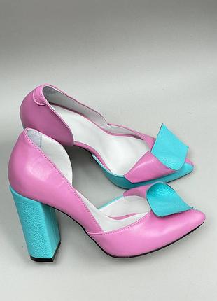 Рожеві з бірюзовим шкіряні туфлі човники багато кольорів