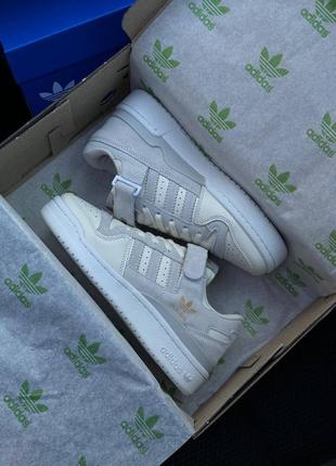 Жіночі кросівки adidas forum 84 low / адідас / демісезонні / весняні, літні, осінні / взуття / шкіра, замша / білі, чорні, сірі, бежеві, сині