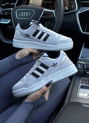 Жіночі кросівки adidas forum 84 low / адідас / демісезонні / весняні, літні, осінні / взуття / шкіра, замша / білі, чорні, сірі, бежеві, сині3 фото