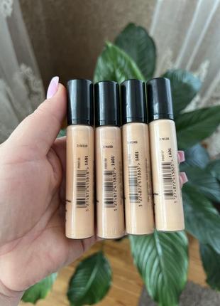 Тональная основа givenchy prisme libre skin-caring glow foundation2 фото