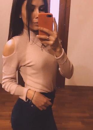 Гольфик з розрізами на плечах