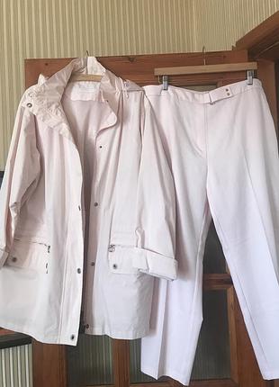 Итальянская куртка и брюки бледно- розового цвета 58