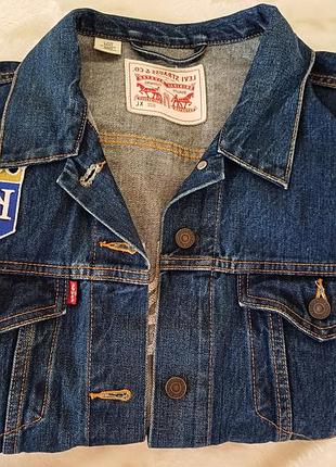 Стильна джинсовка levi's р.хл