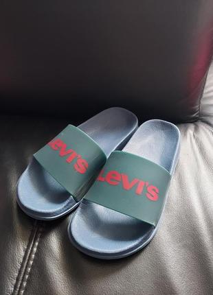 Шльопанці levi's