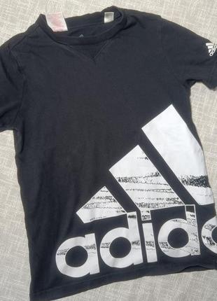 Футболка дитяча adidas 140 . чорна футболка 9-10 років