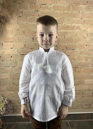 Дитяча сорочка-вишиванка з білою вишивкою3 фото