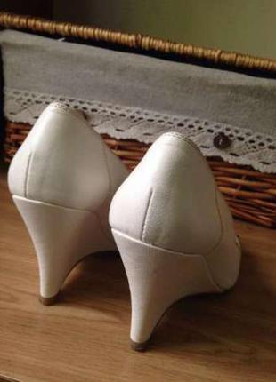 Туфли белые (stradivarius)4 фото