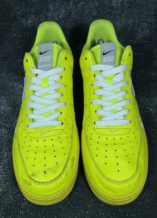 Кросівки nike air force 1 low utility volt4 фото