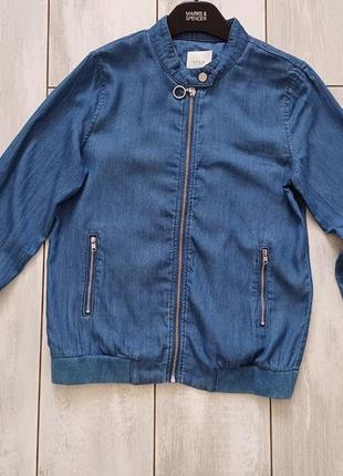 Стильный джинсовый бомбер