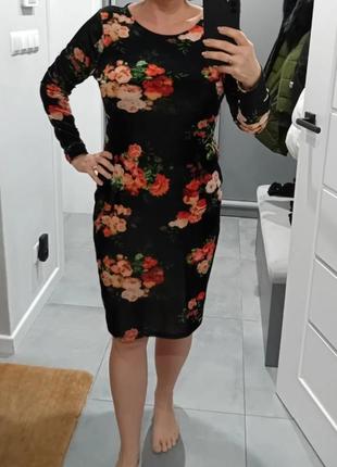 Жіноча сукня з квітами .оксамитова сукня