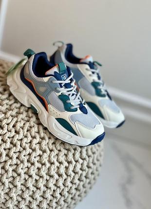 Стильные легкие кроссовки Ребенок