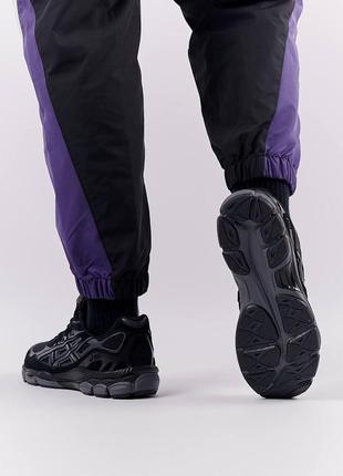 Чоловічі замшеві сітка кросівки asics gel — nyc all black gray, чоловічі кеди асикс чорні. чоловіче взуття4 фото