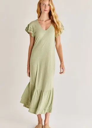 Легке віскозне плаття міді з рюшами ніжного оливкового кольору1 фото