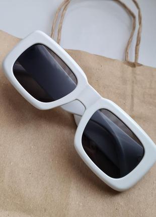 Білі сонцезахисні окуляри4 фото