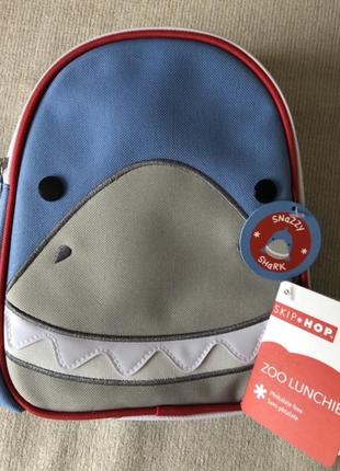 Новая термо сумка акула ,возраст 0-5л.размер 22.8*8.25*19см.2 фото
