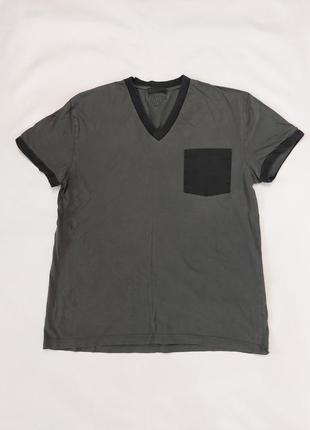 Футболка prada milano triangle v neck pocket t-shirt