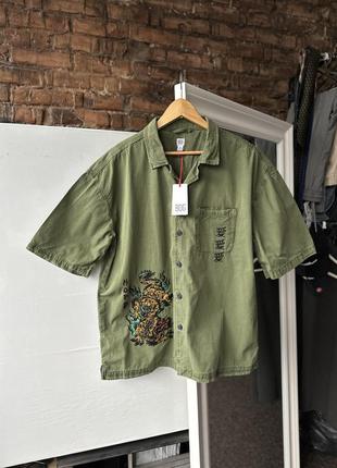 Дуже крута, оригінальна сорочка bog big logo japanes brand rrp: 79$ green2 фото