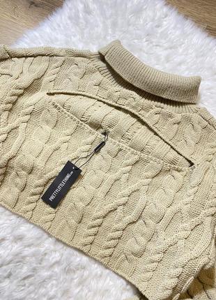Оверсайз вкорочений светр з вирізом на спині новий3 фото