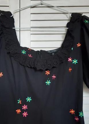 Платье мини из поплина с рукавами фонариками, вышивка из цветов miss selfridje6 фото