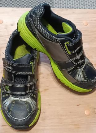 Шкіряні кросівки clarks з підсвіткою 27р/19 смшкіряні кросівки clarks з підсвіткою 27р/19 см