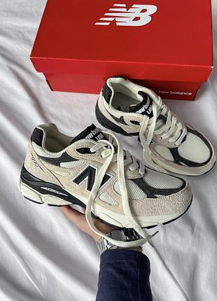 Стильные женские кроссовки new balance teddy santis x 990v3 made in usa moonbeam бежевые