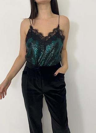 Гарнющий топ в пайетки zara