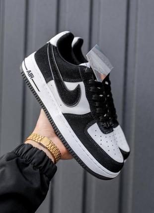 Демісезонні чорно-білі кросівки nike air force 1 білі жіночі кросівки найк форс