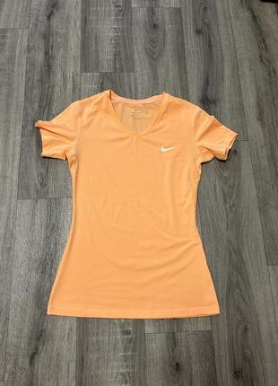 Футболка flyknit nike dri-fit