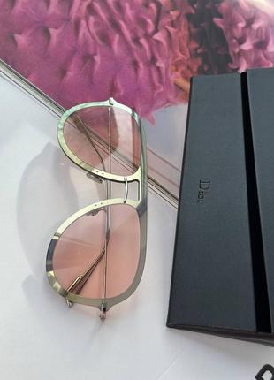 Dior новые солнцезащитные очки!
оригинал!4 фото