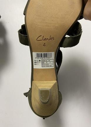 Кожаные туфлі босоніжки в хакі кольорі clarks6 фото