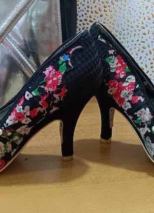 Дизайнерське жіноче взуття/туфлі/черевичкиу стилі "прованс" з різнокольорового текстилю зі штучними намистинками - перлинками4 фото