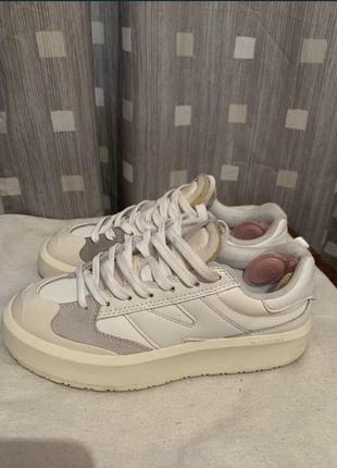 Оригінальні What to Wear With the YEEZY Slide Resin